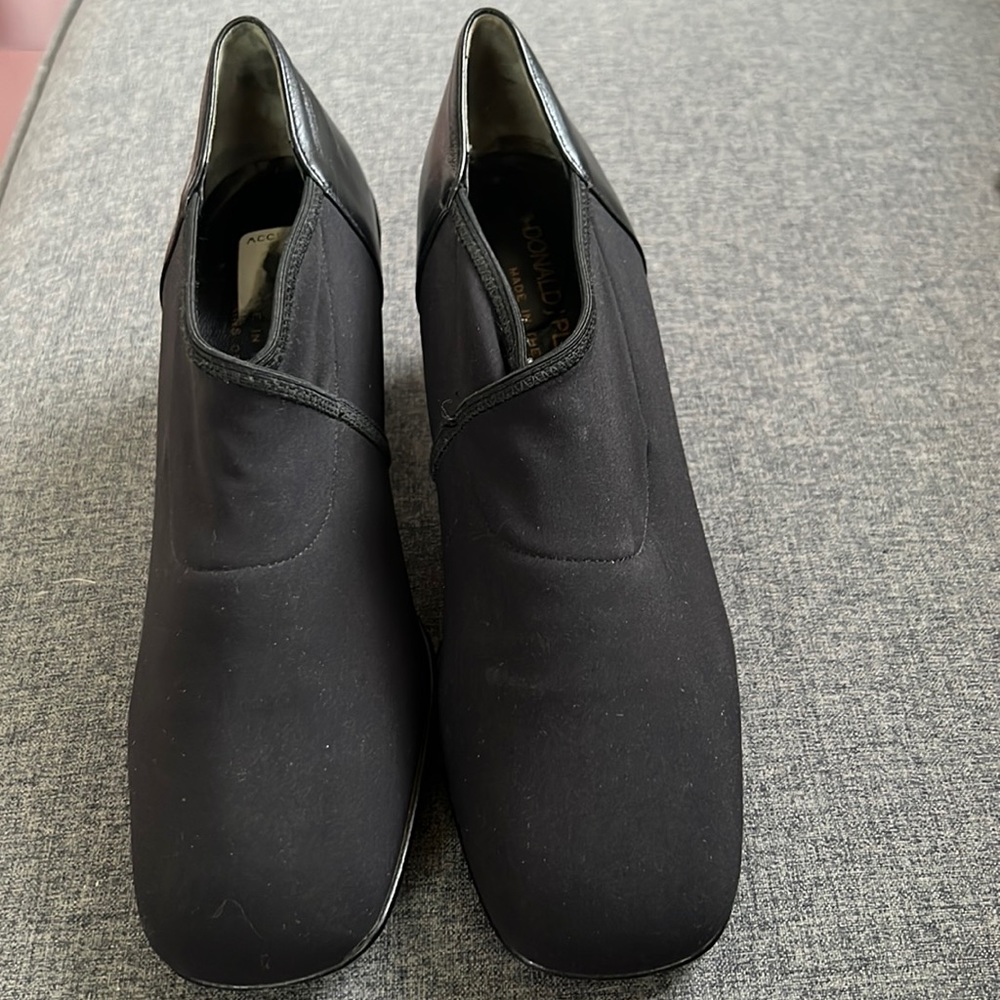Donald Pliner ankle boots
